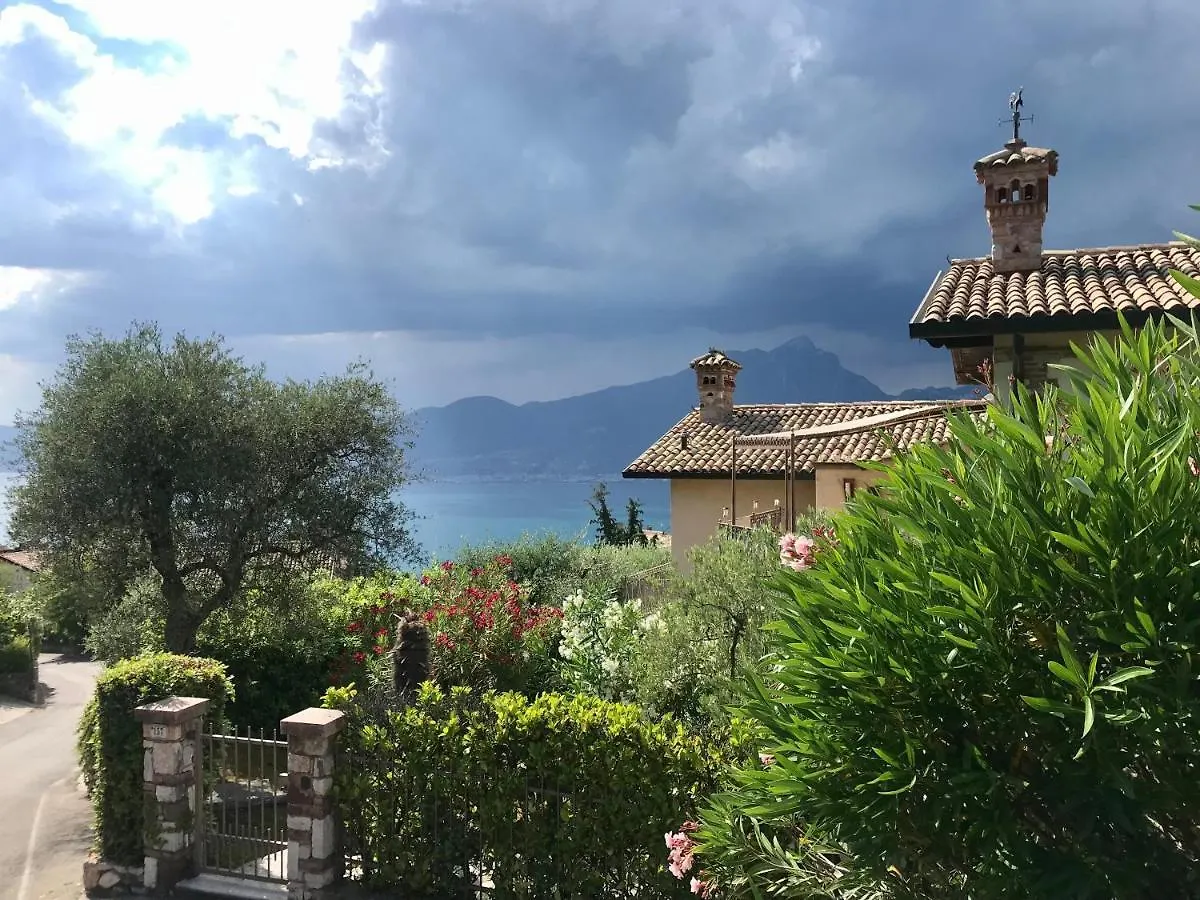 Apartment Ferienwohnung Ankommen und Wohlfühlen - Traumaussichten in Albisano Torri Del Benaco