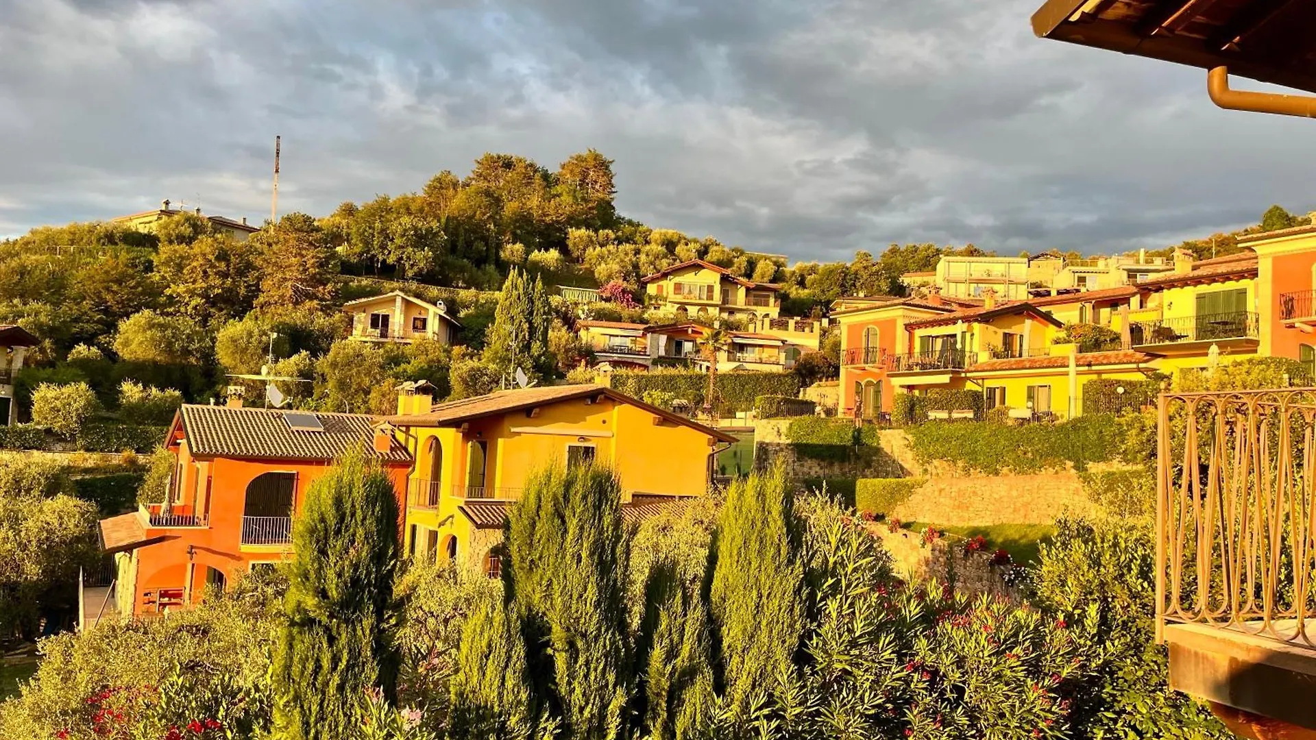 Ferienwohnung Ankommen und Wohlfühlen - Traumaussichten in Albisano Torri Del Benaco Italien